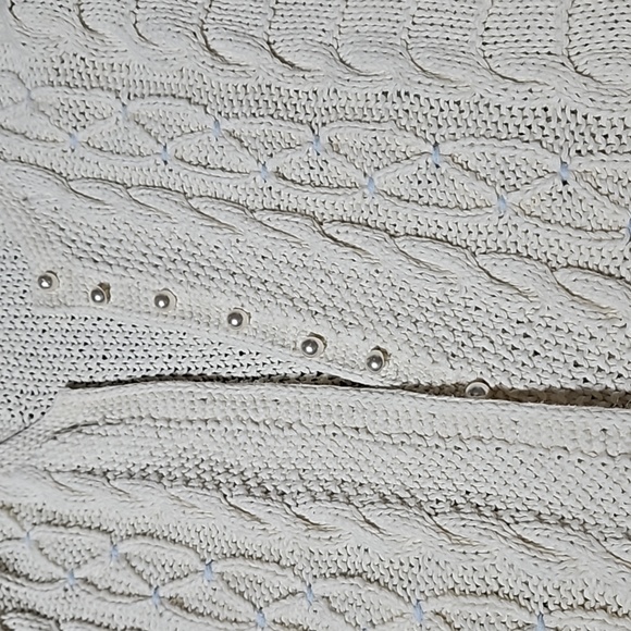 The Eagle's Eye Vintage Hand Knit White & Blue Cable Knit Cardigan Size Medium - Picture 11 of 13